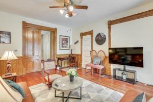 Walk to Medina Public Square 1880 Historic Home