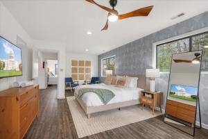 Resort Getaway - Golf, BMX trail, Hot Tub & Arcade!