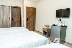 Night Pyramids Inn Hotel