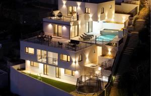 Stunning Home In Celina