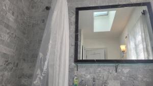 Amazing Hollywood Bungalow Three!