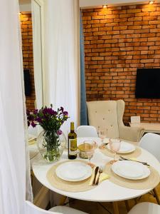 Przytulny apartament z tarasem - 3hvězdičkové hotely ve městě Olsztynek