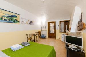 Zen Studio in the Center With Free Parking and 24Hours Automatic Check-In with Netflix Dazn and Disney Plus