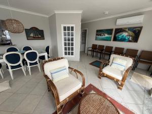 Cobertura com Piscina Privativa e Vista Mar