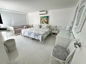 Apartamento remodelado con balcón y cerca a playas