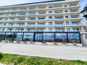 Beachfront Bliss - Endless Summer Mamaia Nord Apartaments