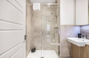 Luxury 5 bed Apt Maidstone with Free Parking