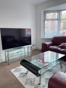 Spacious 3 bed with driveway