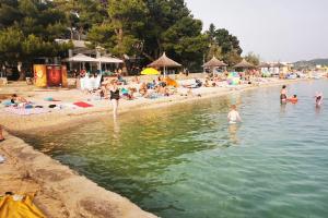 Apartments with a parking space Pakostane, Biograd - 16579