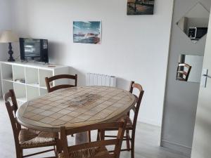Studio à 100m de la Mer à Saint-Hilaire-de-Riez, avec Balcon et Parking Public - FR-1-426-330
