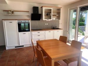 Apartments by the sea Punat, Krk - 24183