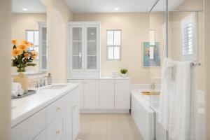 Modern Elegant Designer Home in Irvine