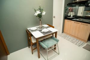 2-Bedroom Elegant Condo - Butuan Retreat