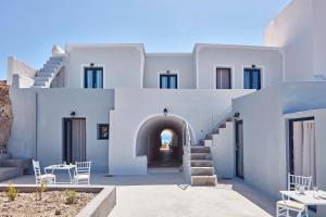 La Maltese Oia Luxury Suites Santorini Greece