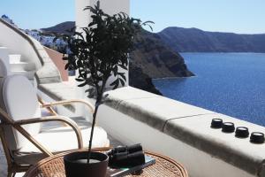 Beautiful Oia Villa Santorini Greece