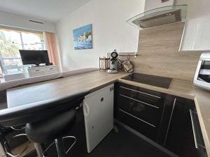 Studio climatisé avec terrasse, 4 couchages, proche plage et commerces - FR-1-250-307