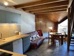 Appartements Appartement duplex 6/8 pers, centre station, Le Lioran - FR-1-787-124 : photos des chambres