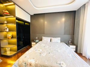 2 Bedroom Luxury Apartment Diamond Crown Hai Phong