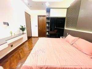 2 Bedroom Luxury Apartment Diamond Crown Hai Phong