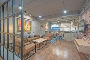 Private apartment in Huaikwang