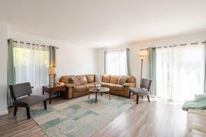 Charming Sonoma Cottage 2BD and 2BA Close to Plaza