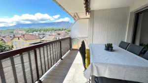 2 chambres dans appartement neuf, terrasse sud, meublé contemporain, parking - 4hvězdičkové hotely ve městě Aix-les-Bains