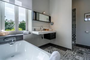 Maisons d'hotes La Cour Des Sens : photos des chambres