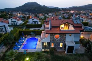 Lorenzo- 4 Bedroom Holiday Villa in Hisaronu