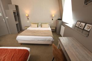 Hotels Cit'Hotel Les Alizes : Chambre Triple Confort