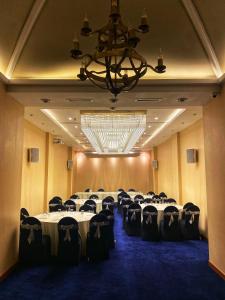 Fairway Colombo - Sri Lankas First Hotel With Robot Technology