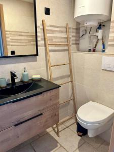 Appartement centre ville , type 3 , parking , proche gare