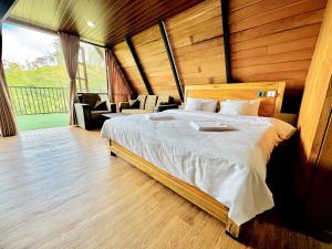 Solitary Green Cabins