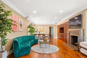 Beverly Hills 6BR Haven w Pool Hot Tub