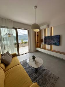 New sea view apartment with terrace