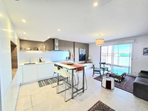 Appartements MILLESIME 5202 : Belle vue proche du port, elegant avec parking : photos des chambres