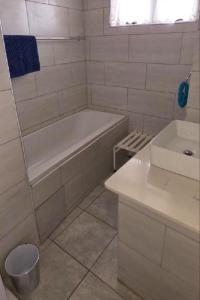 Peacehavens Top Floor Gem 703