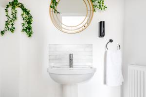 Jewellery Quarter Pent Apartment for a Family of 6