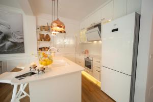 Ingrit Gjoni Villas