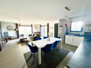 Maisons de vacances Peaceful house for 6 people 400 m from the sea : Maison 3 Chambres