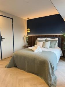 The Glamorous Chic Garden view Apart R4