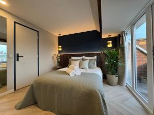 The Glamorous Chic Garden view Apart R4