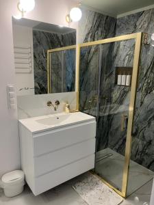 Gold Label Home