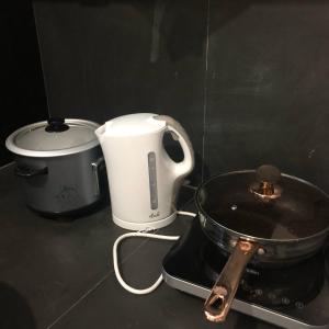 Ches Guest House with free parking