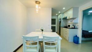 Phuket Town Condo 2 Bedroom with Balcony-Cats Friendly
