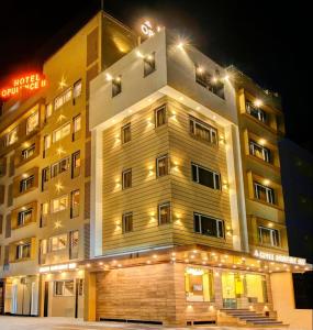 Opulence Inn - 500 Meters From Railway Station