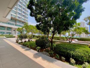 Beacon Tower 3 unit 303 Makati Penthouse w Beautiful Skyline