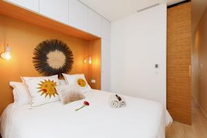 Modern 2 Bedroom Overlooking Cannes Old Port