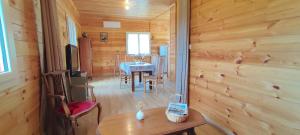 Chalets Le nid des Garrigues avec Jacuzzi prive : photos des chambres