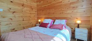 Chalets Le nid des Garrigues avec Jacuzzi prive : photos des chambres