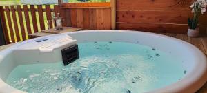 Chalets Le nid des Garrigues avec Jacuzzi prive : photos des chambres